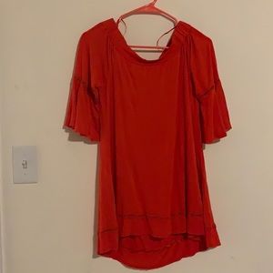 Woman’s Cable & Gauge off the shoulder top